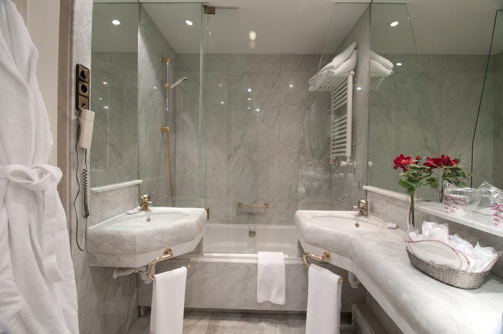 Foxa 25 Hotel Madrid Bagian luar foto