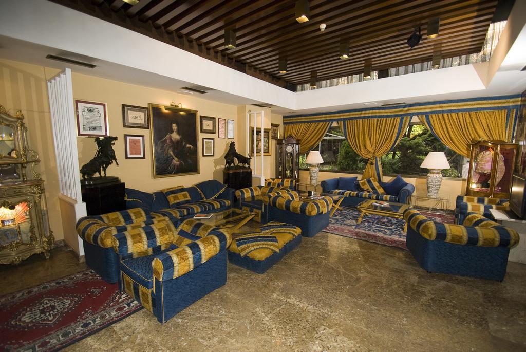 Foxa 25 Hotel Madrid Bagian luar foto