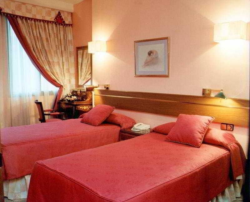 Foxa 25 Hotel Madrid Ruang foto